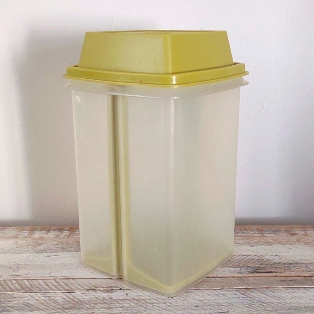 Vintage TUPPERWARE Large Pick-A- Deli Pickle Olive Keeper #1560-6